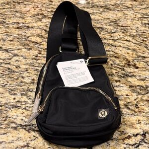 Lululemon Everywhere Small Sling Bag